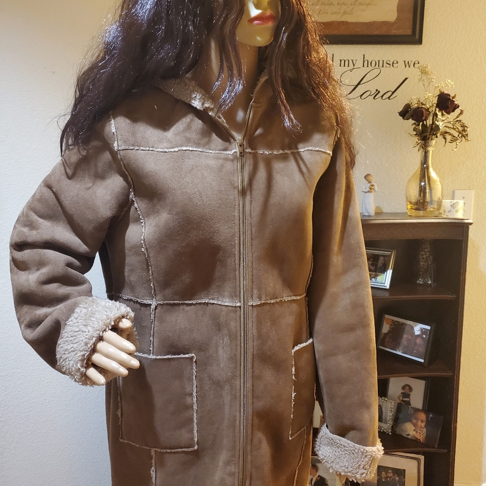 Brown, polyester/fleece inside.